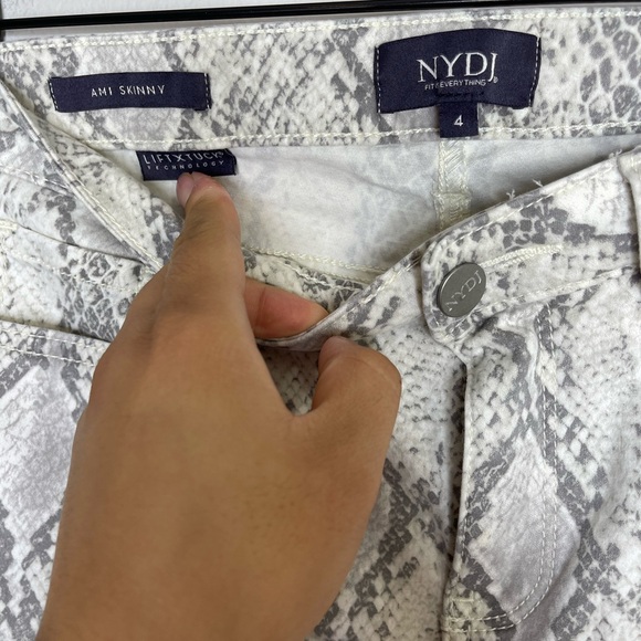 NYDJ New Snakeskin Ami Skinny Ankle high Waist Pants Sz 4 Fall Tummy Tuck - Picture 3 of 8